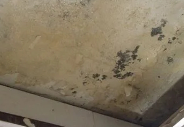 永靖阳台漏水维修公司分享下永靖卫生间渗水维修需要注意哪些问题。